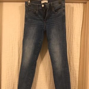 Gap true skinny blue jeans